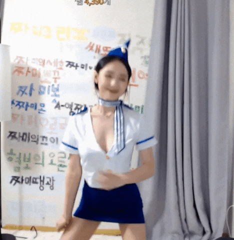 Lột xác 180 độ, nữ streamer kiếm tiền tỷ mỗi năm- Ảnh 7. Lột xác 180 độ, nữ streamer kiếm tiền tỷ mỗi năm- Ảnh 7.