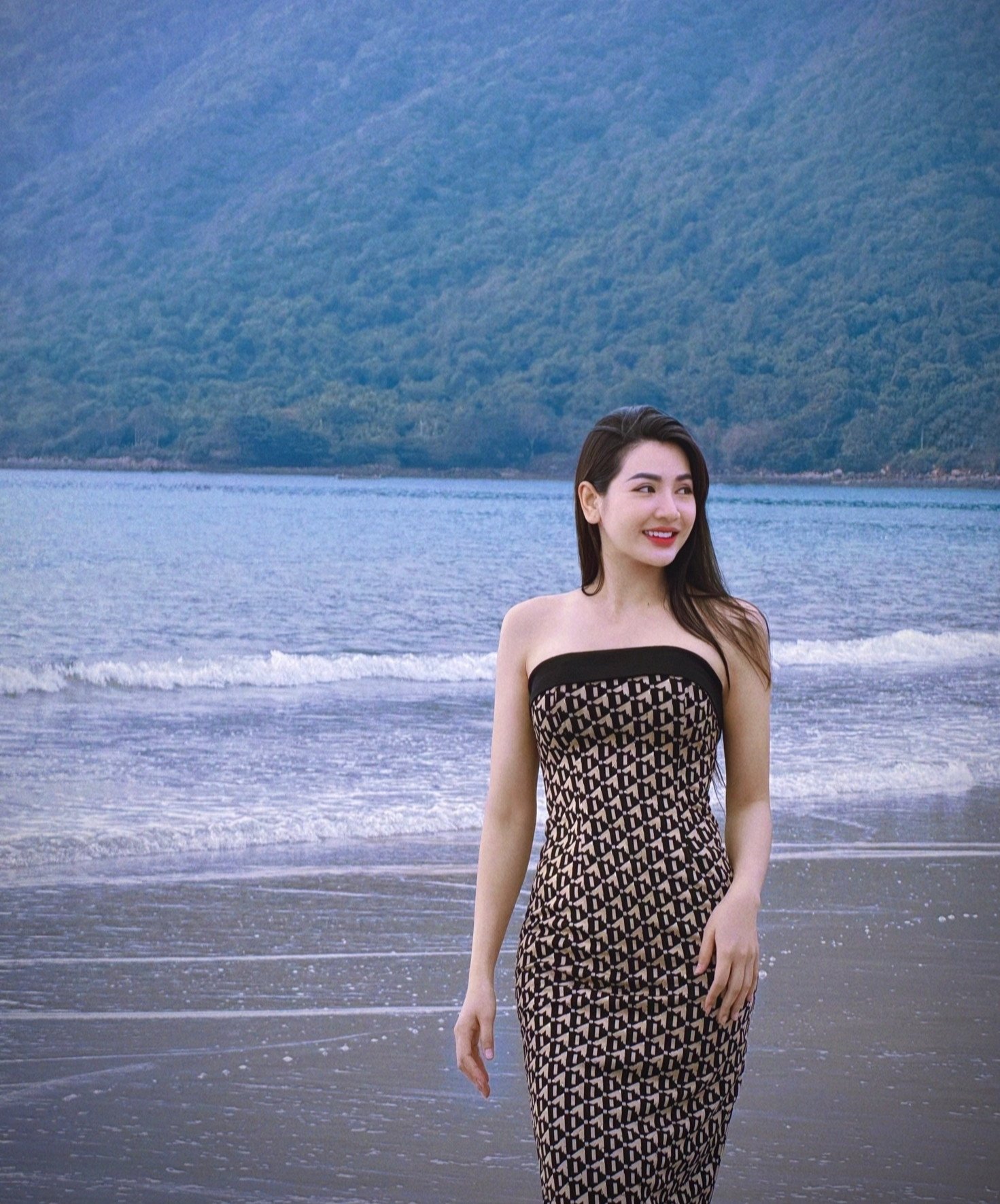 Hình ảnh đời thường xinh đẹp của nữ thiếu tá công an. Ảnh: Lê Thị Mai Ly