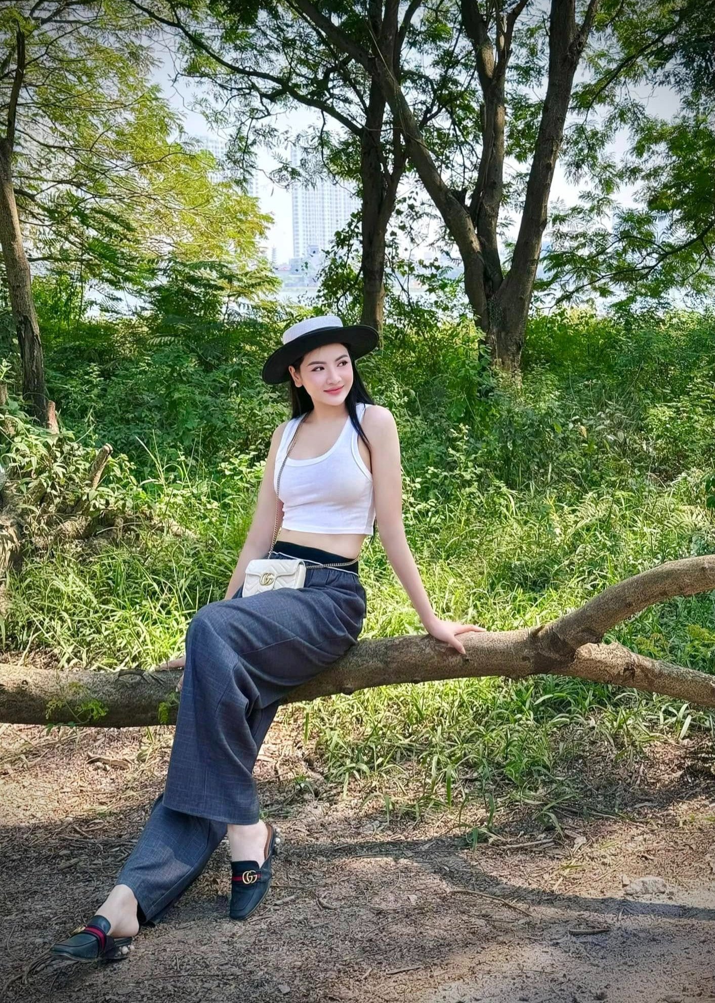 Chị Mai Ly rất thích đi du lịch. Ảnh: Lê Thị Mai Ly