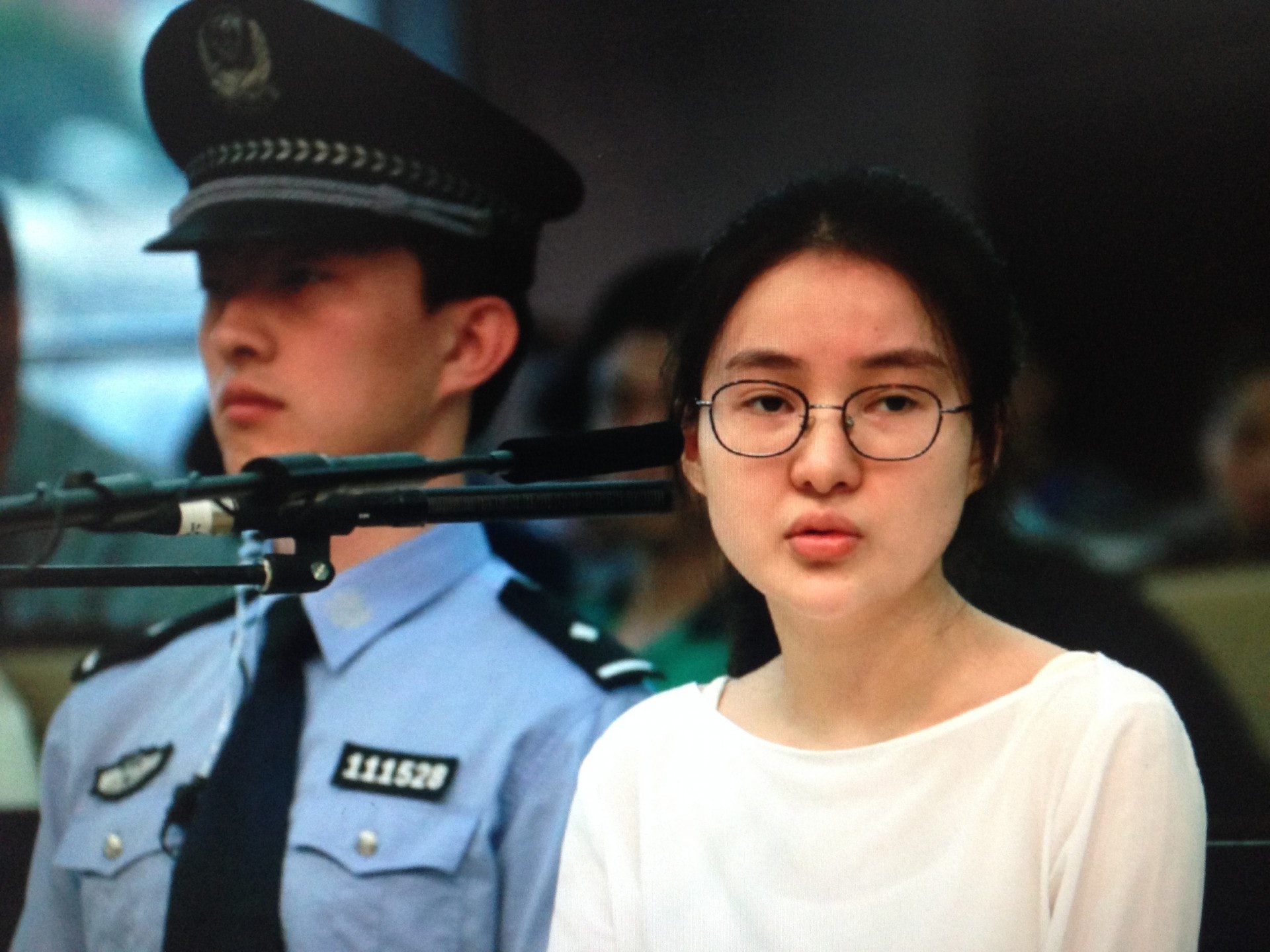 Sao nữ 9X vào tù vì bán thuốc giảm cân chứa chất cấm, bị khui tội bán dâm: