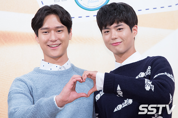 Sốc: Tài tử Reply 1988 bị tố chụp ảnh đồi trụy với gái lạ- Ảnh 3. Sốc: Tài tử Reply 1988 bị tố chụp ảnh đồi trụy với gái lạ- Ảnh 3.