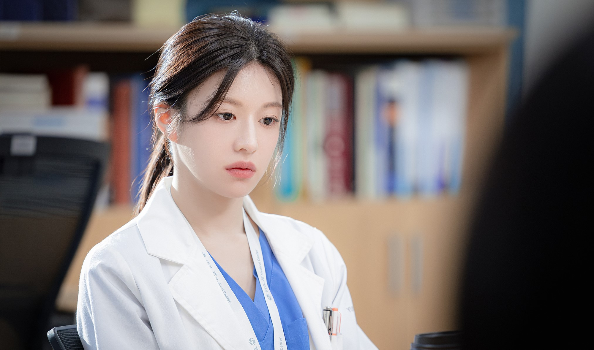 Phim Hàn mới chiếu đã khiến cõi mạng bùng nổ: Nữ chính xinh yêu như em bé, nhìn chỉ muốn bắt về nuôi- Ảnh 5.