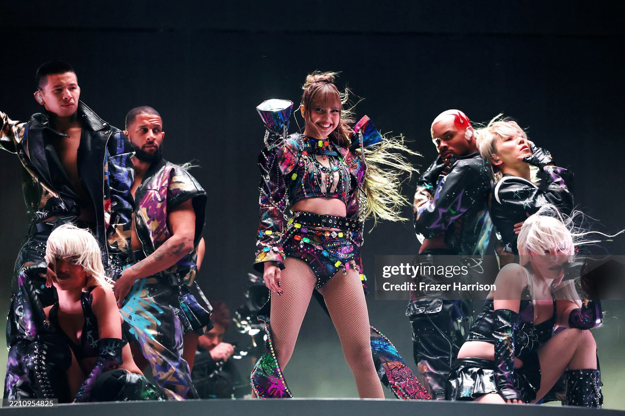 Phong ba bão táp cũng không thể lung lay bộ phận có giá 182 tỷ của Lisa (BLACKPINK) ở Coachella!- Ảnh 5.