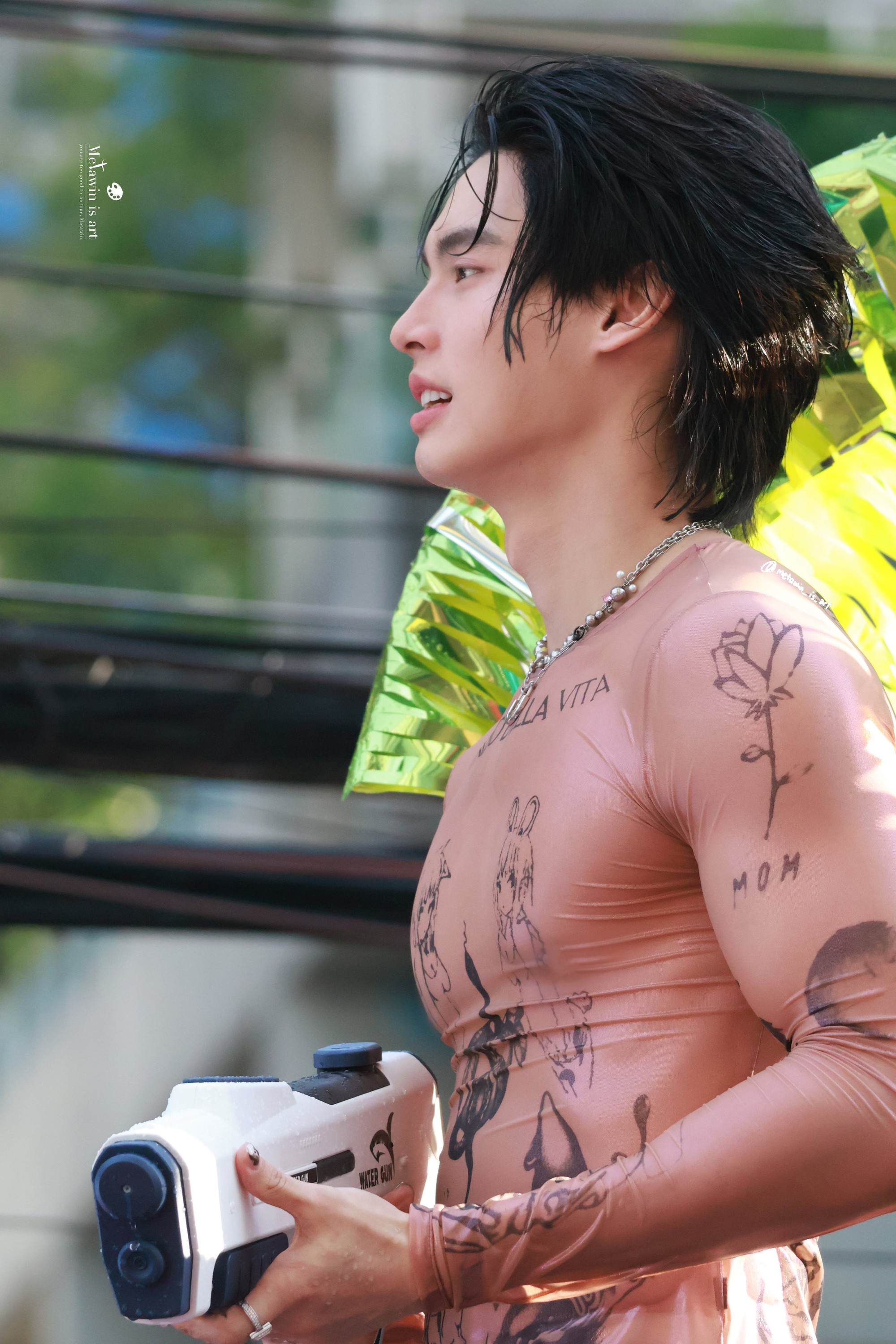 "Nữ thần Songkran" chỉ còn là dĩ vãng, đây mới là biểu tượng nhan sắc mới gây chấn động lễ hội té nước 2025! goajaqnxiaacgud 1744557169526 1744557169662748211765