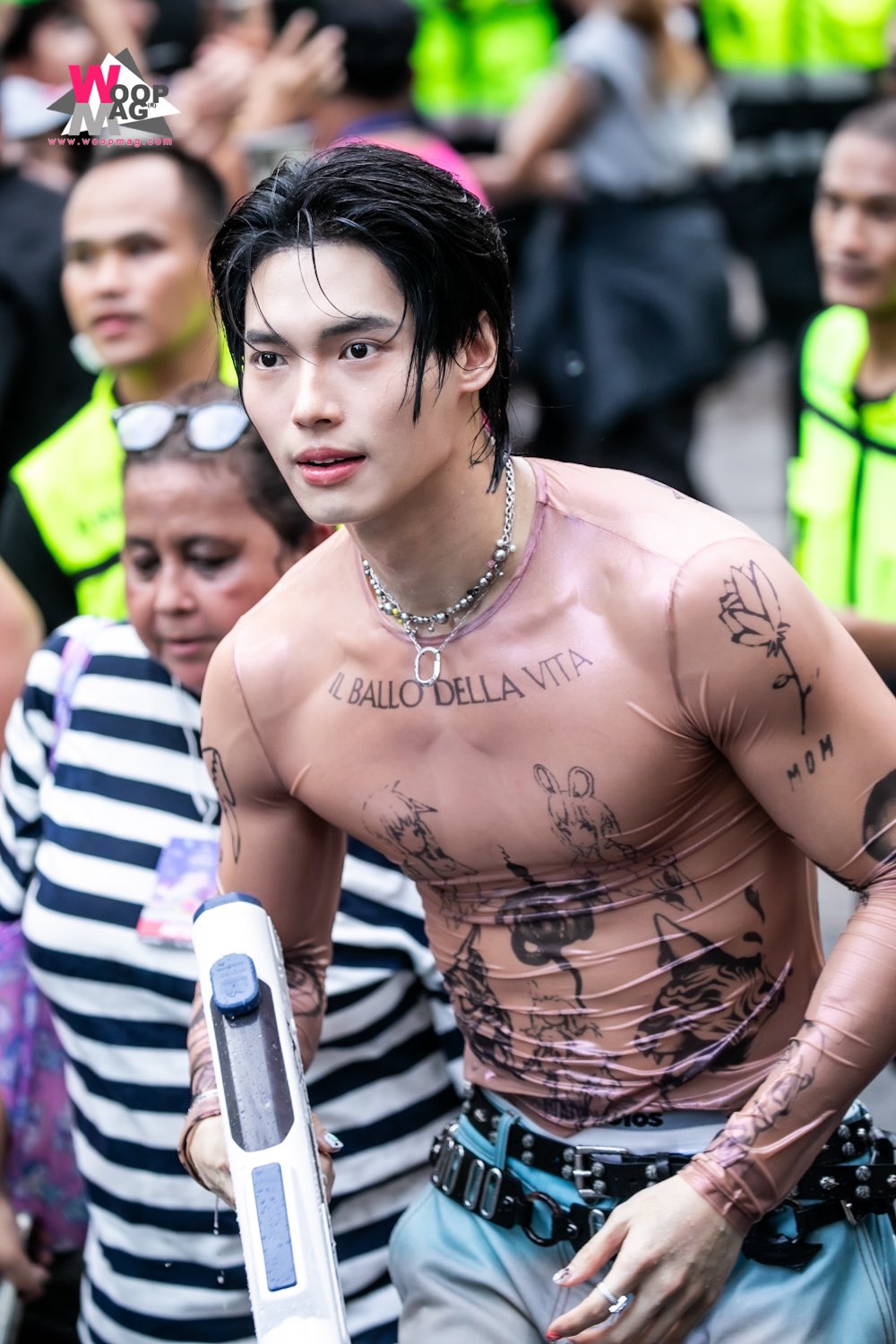 "Nữ thần Songkran" chỉ còn là dĩ vãng, đây mới là biểu tượng nhan sắc mới gây chấn động lễ hội té nước 2025! goaltmdwgaa6fjy 1744557162922 1744557163187418419568