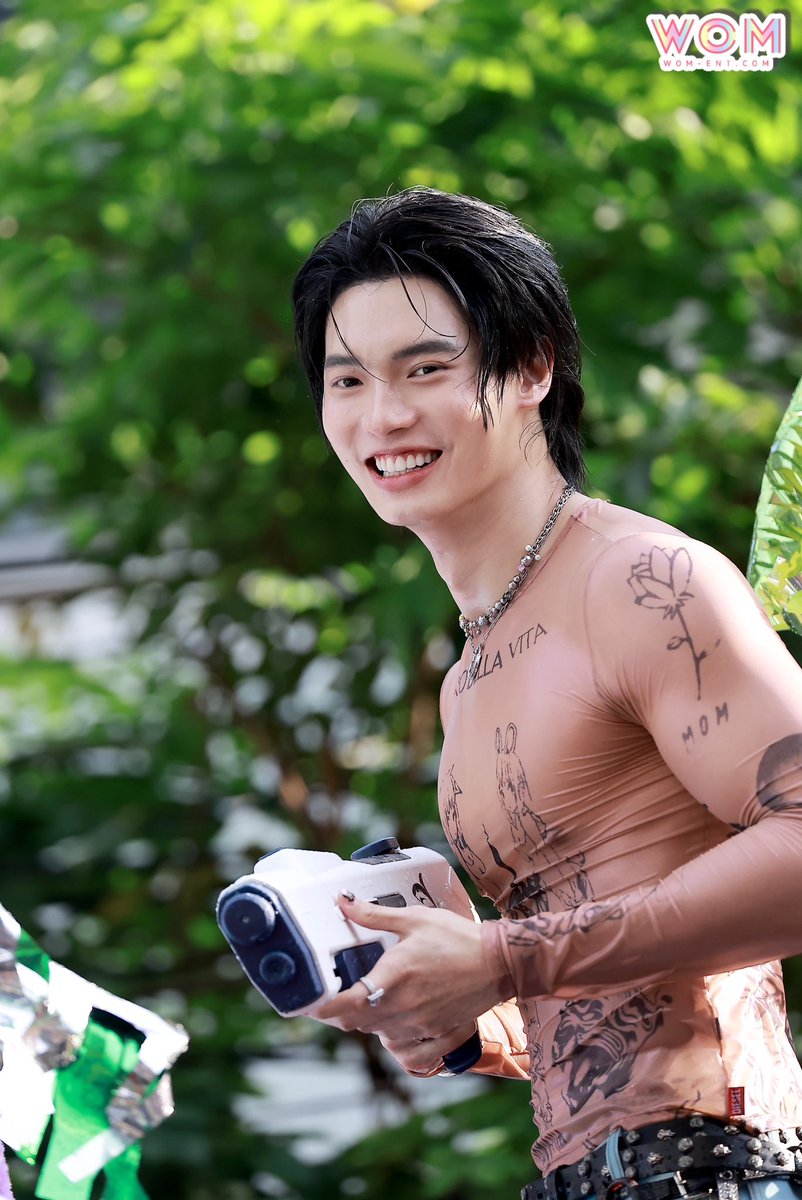 "Nữ thần Songkran" chỉ còn là dĩ vãng, đây mới là biểu tượng nhan sắc mới gây chấn động lễ hội té nước 2025! goashjiw0aa619c 1744557166315 1744557166446704893362