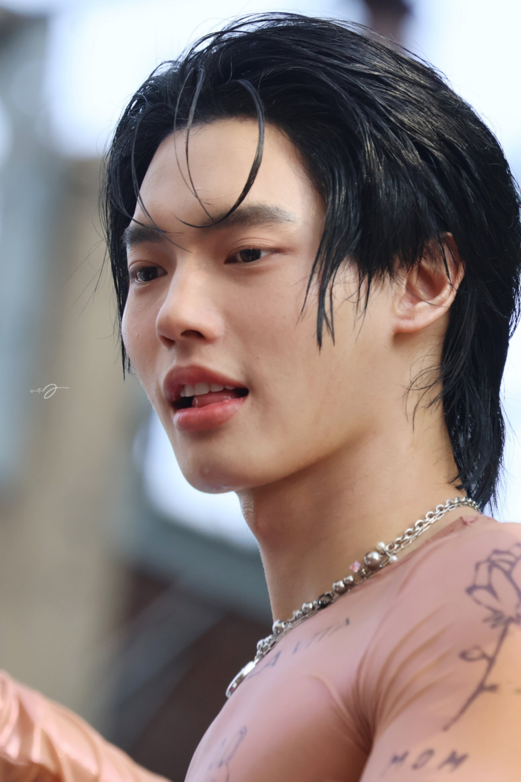 "Nữ thần Songkran" chỉ còn là dĩ vãng, đây mới là biểu tượng nhan sắc mới gây chấn động lễ hội té nước 2025! goaucqkxoaanncc 1744557174588 1744557174687910740798