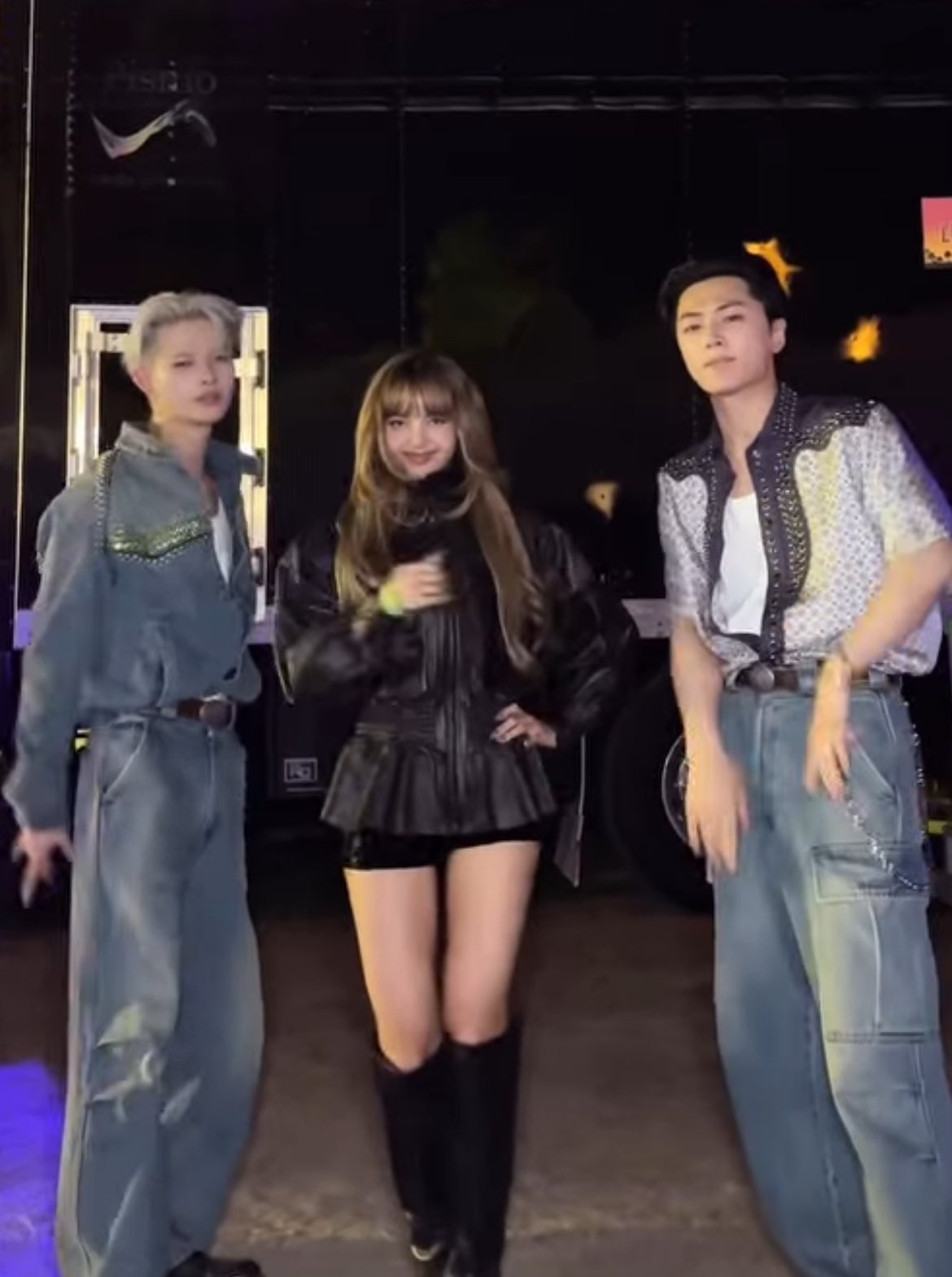 Cả Jennie và Lisa (BLACKPINK) sexy hết nấc cũng không hot bằng cái tên này?- Ảnh 5. Cả Jennie và Lisa (BLACKPINK) sexy hết nấc cũng không hot bằng cái tên này?- Ảnh 5.