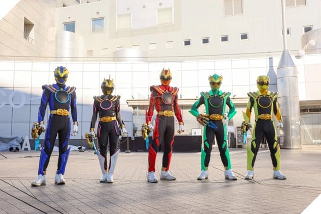 Huyền thoại Siêu nhân Gao bất ngờ quay trở lại trong Gozyuger khiến fan bùng nổ