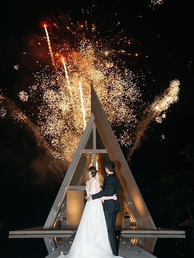 gqasljjrrqetgqjfmslbnw1sl6kcykcb-17631923018591077118040-1763268225248-17632682255291078992261 "Mỹ nhân đáng giá 39 tỷ" bất ngờ lên hoa xe lần 2, lập thỏa thuận "2 không" gây choáng với chồng thiếu gia gqasljjrrqetgqjfmslbnw1sl6kcykcb 17631923018591077118040 1763268225248 17632682255291078992261