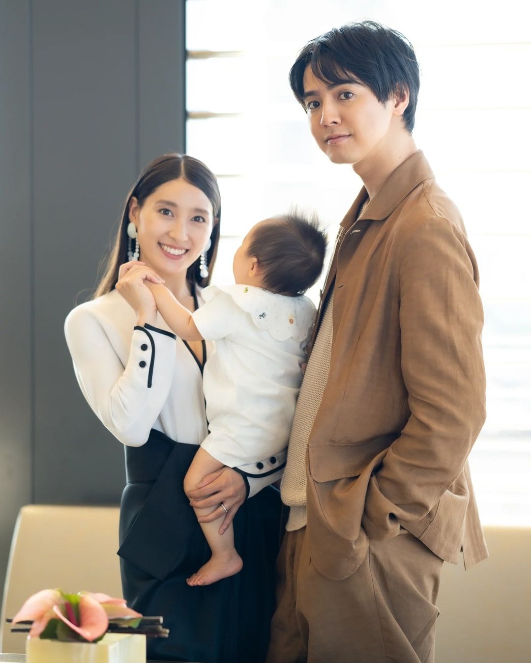 Để con gái liếm hàng hóa ở siêu thị rồi bỏ lại chỗ cũ, 1 mỹ nhân bị dân mạng