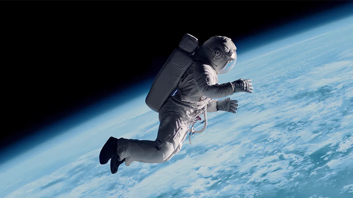 gravity-l-1745994277185444337223-1746007358536-174600735862661852925 "Tính năng tối ưu hóa": Nhà vật lý tuyên bố trọng lực là bằng chứng chúng ta sống trong vũ trụ mô phỏng? gravity l 1745994277185444337223 1746007358536 174600735862661852925