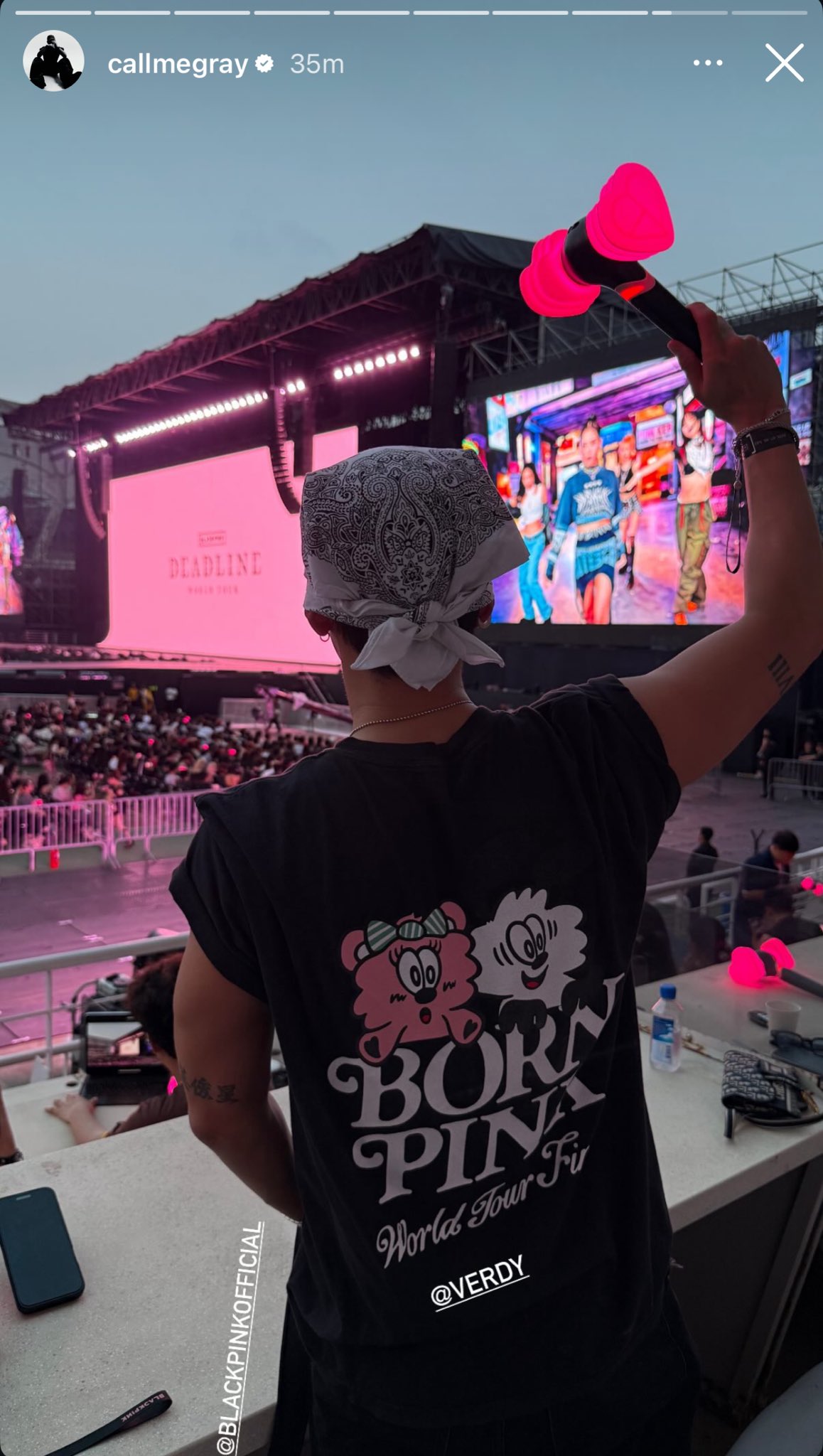 Dàn sao hot thi nhau đi concert BLACKPINK: Lee Min Ho siêu giản dị, dàn gái xinh NewJeans - BABYMONSTER gây sốt- Ảnh 9.