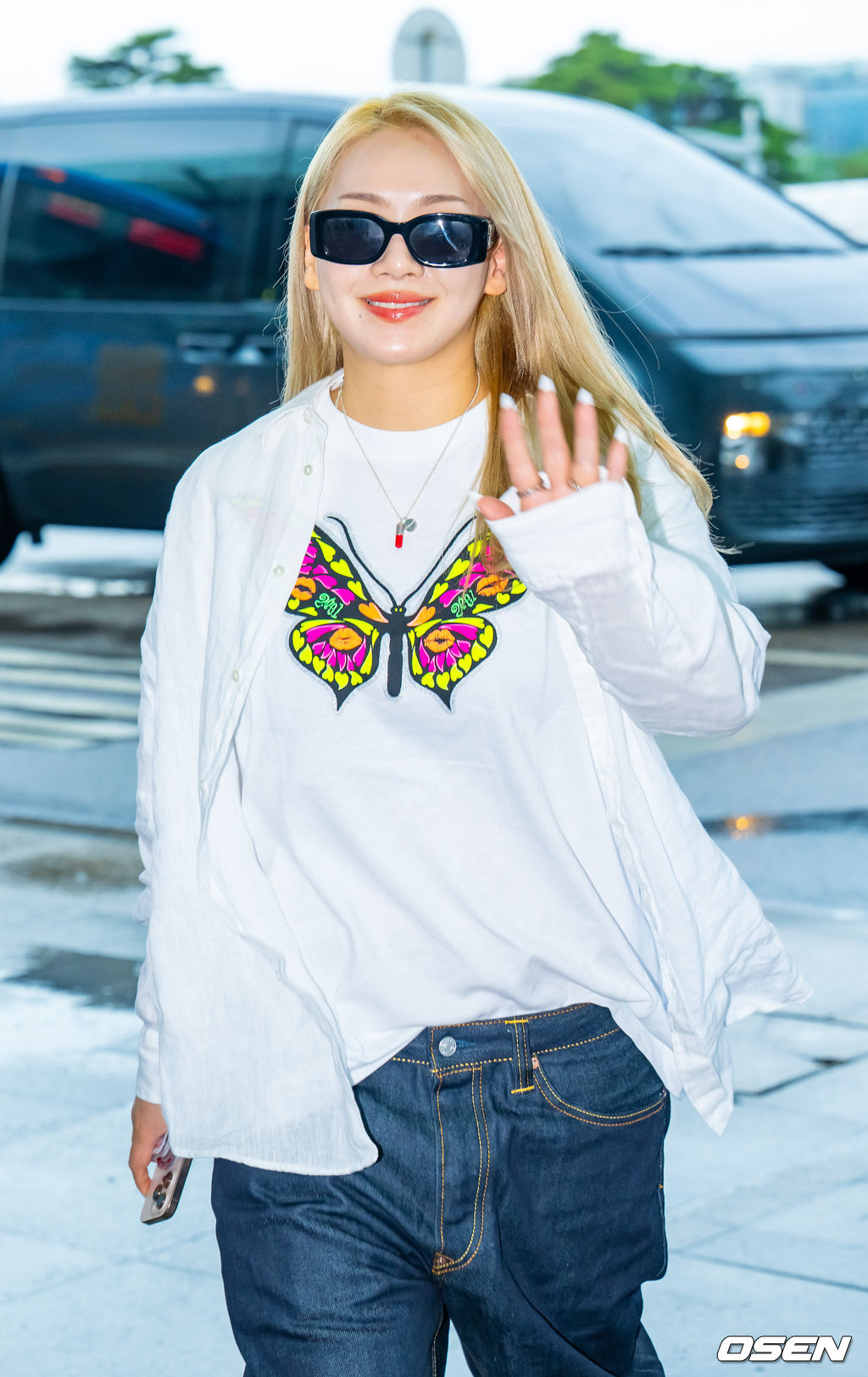 CL (2NE1) đổ bộ Nội Bài, visual