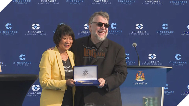 Eoin Egan, Guillermo del Toro, J. Miles Dale, Magali Simard tại Cinespace Studios ở Toronto Sam Santos