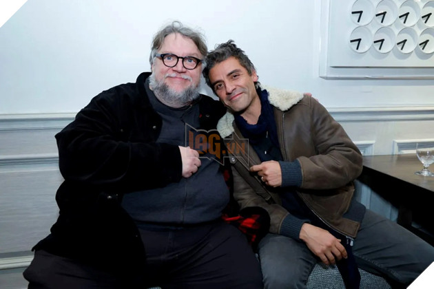 Hình ảnh đạo diễn Guillermo del Toro và sao nam Oscar Isaac.