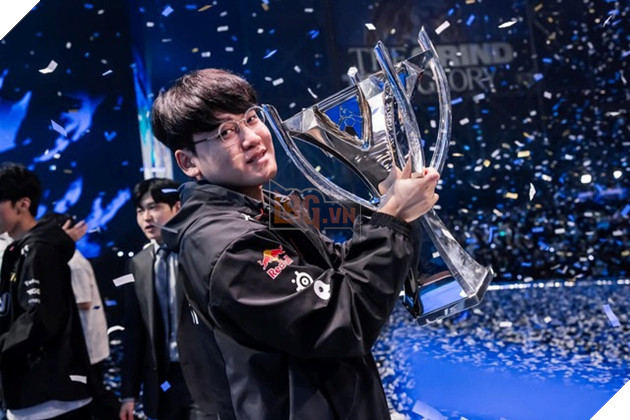 Gumayusi có màn quay trở lại LCK với KDA không thể nào hoàn hảo hơn tại Regular Season