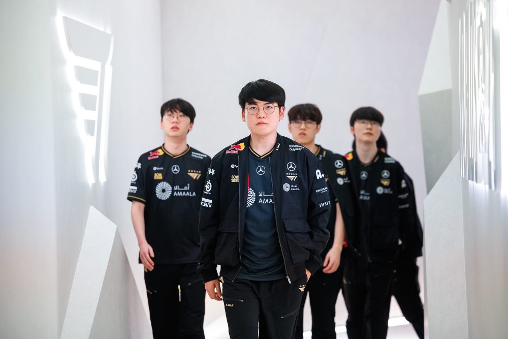 Gumayusi chính thức vượt mặt Ruler, tranh cãi