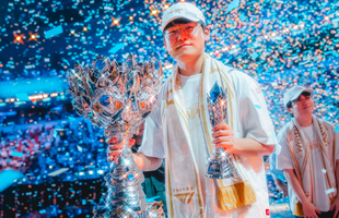 Gumayusi đạt FMVP nhưng lại có một thiếu sót khiến fan tiếc nuối 29 Gumayusi đạt FMVP nhưng lại có một thiếu sót khiến fan tiếc nuối gumayusi cktg 4 1762849083321698117694 0 0 562 900 crop 17628490895091208846328png