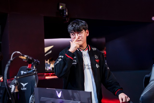 Gumayusi mới là người cứu cả ván đấu của T1 với chỉ một khoảnh khắc- Ảnh 3.