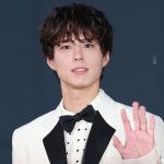 Mỹ nam hot nhất thảm đỏ Rồng Xanh 2025: Lên đồ như chú rể đi hỏi vợ, đẹp trai vô địch ngắm mấy cũng không đủ gwitw71xoaez2 1752841767742 1752841767880701052843 73 0 806 1400 crop 1752841829353414789077jpg