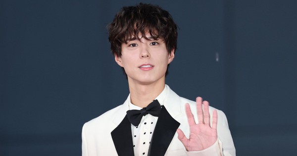 Mỹ nam hot nhất thảm đỏ Rồng Xanh 2025: Lên đồ như chú rể đi hỏi vợ, đẹp trai vô địch ngắm mấy cũng không đủ gwitw71xoaez2 1752841767742 1752841767880701052843 73 0 806 1400 crop 1752841829353414789077jpg