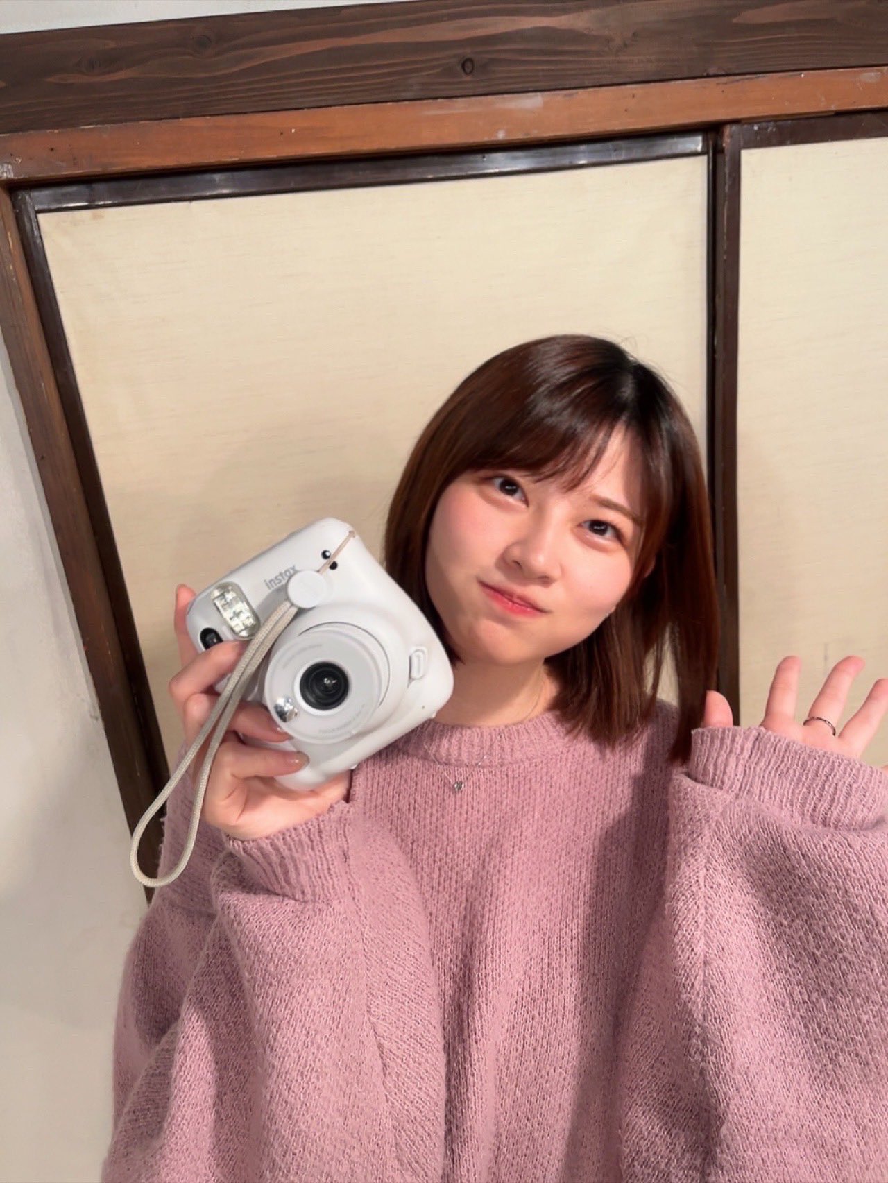 Cô gái văn phòng hot nhất lúc này, hút 74 triệu view, hàng nghìn người đàn ông xin cưới- Ảnh 4. Cô gái văn phòng hot nhất lúc này, hút 74 triệu view, hàng nghìn người đàn ông xin cưới- Ảnh 4.