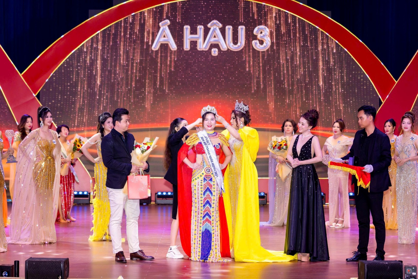 Hành trình chinh phục vương miện Á hậu 3 của nữ doanh nhân tài năng Trần Thị Huyền Anh - 1