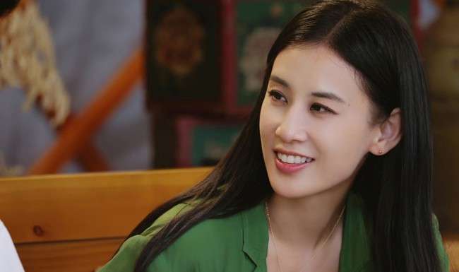 Huỳnh Thánh Y xinh đẹp như hoa nhưng cam chịu bị chồng coi thường, nghe cô kể chuyện bố mẹ dạy dỗ ngày xưa mới hiểu nguyên nhân!- Ảnh 1. Huỳnh Thánh Y xinh đẹp như hoa nhưng cam chịu bị chồng coi thường, nghe cô kể chuyện bố mẹ dạy dỗ ngày xưa mới hiểu nguyên nhân!- Ảnh 1.