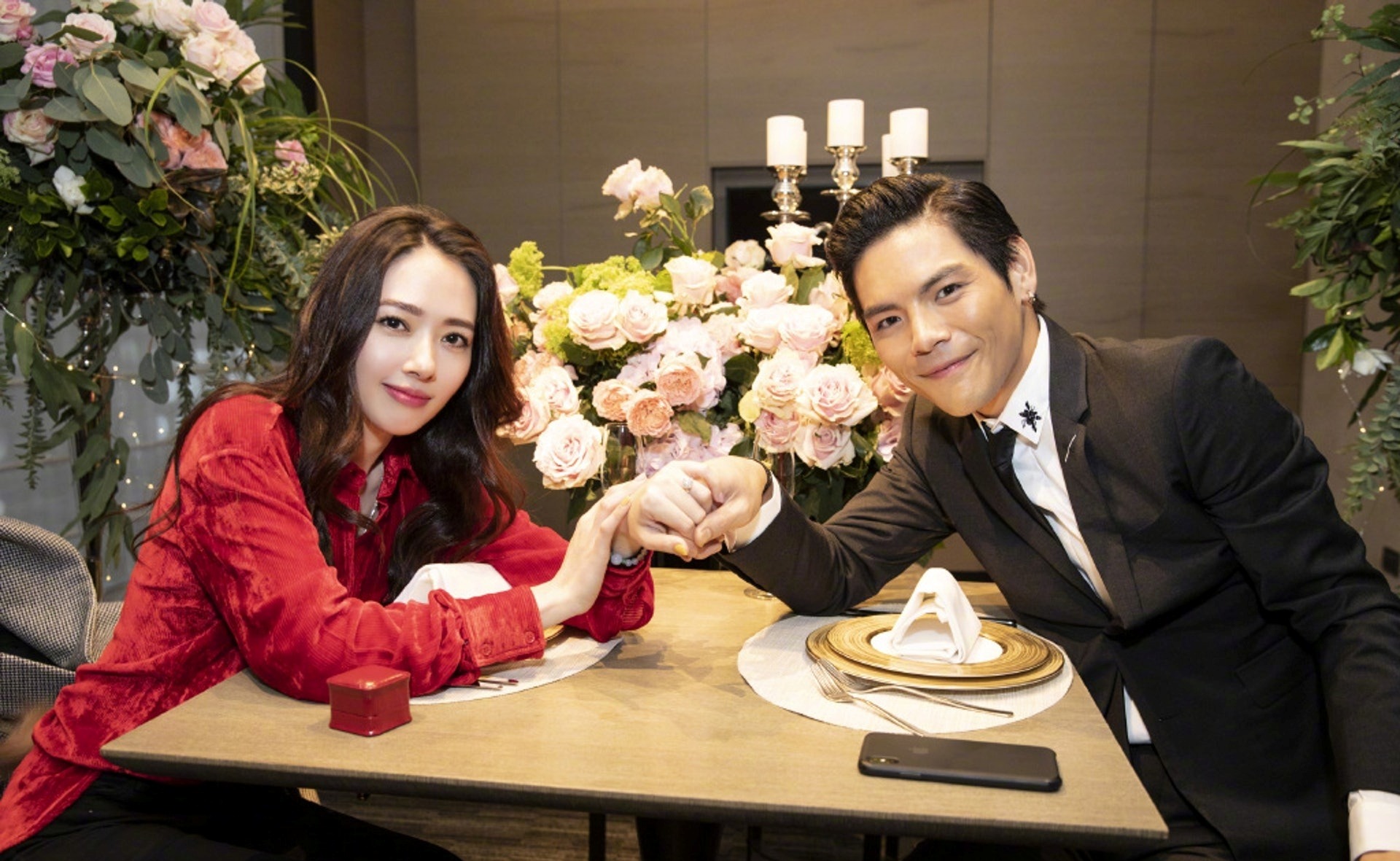 Thâm cung bí sử dâu hào môn showbiz: Mỹ nhân Hoàn Châu Cách Cách gánh nợ thay chồng chưa khổ bằng