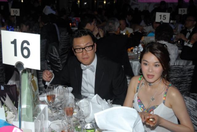 Á hậu bị “hồng hài nhi” giở trò sàm sỡ, suýt chết vì mê “dao kéo”- Ảnh 8.