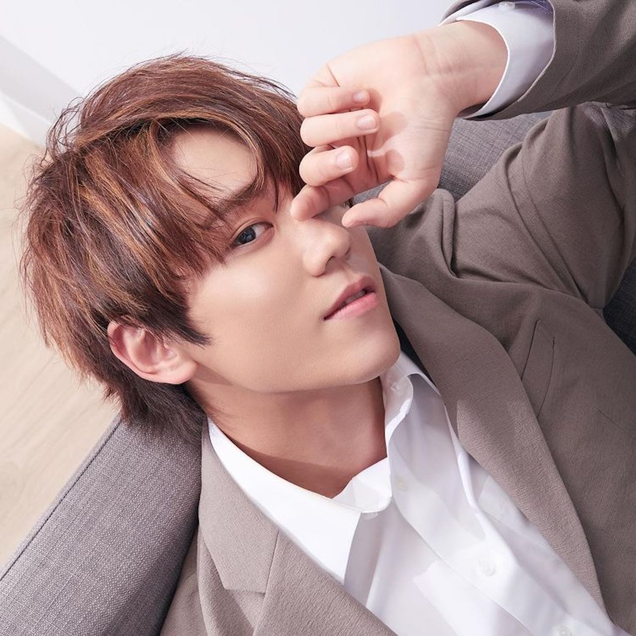 Nam ca sĩ đình đám rơi xuống biển, nghi vấn tự tử- Ảnh 1.