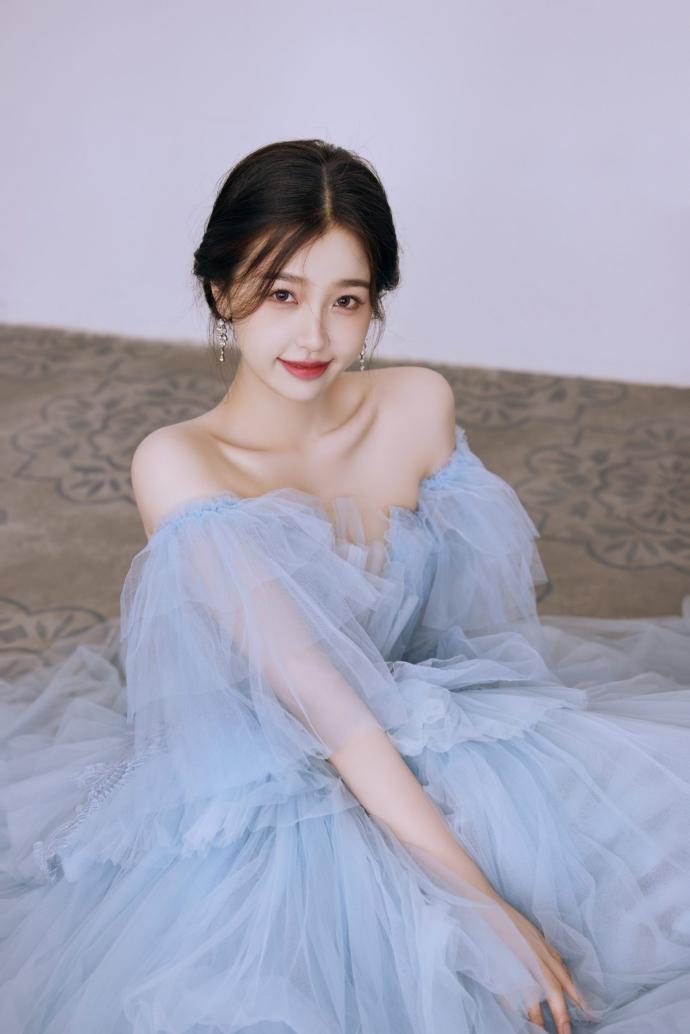 Đối thủ Triệu Lộ Tư làm 1 chuyện khiến 320 triệu người cãi nhau kịch liệt: Là vui hay vô duyên?- Ảnh 3.