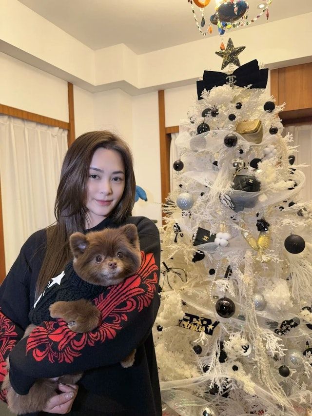 Phát hiện đối tượng được “ngọc nữ” bao nuôi: Ở siêu biệt thự, hàng hiệu dát đầy người- Ảnh 1.