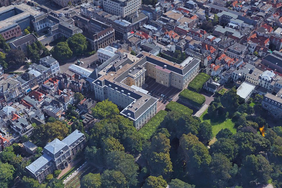 9 địa điểm kỳ bí nhất bị làm mờ trên Google Maps hiện có thể xem vô tư- Ảnh 6.