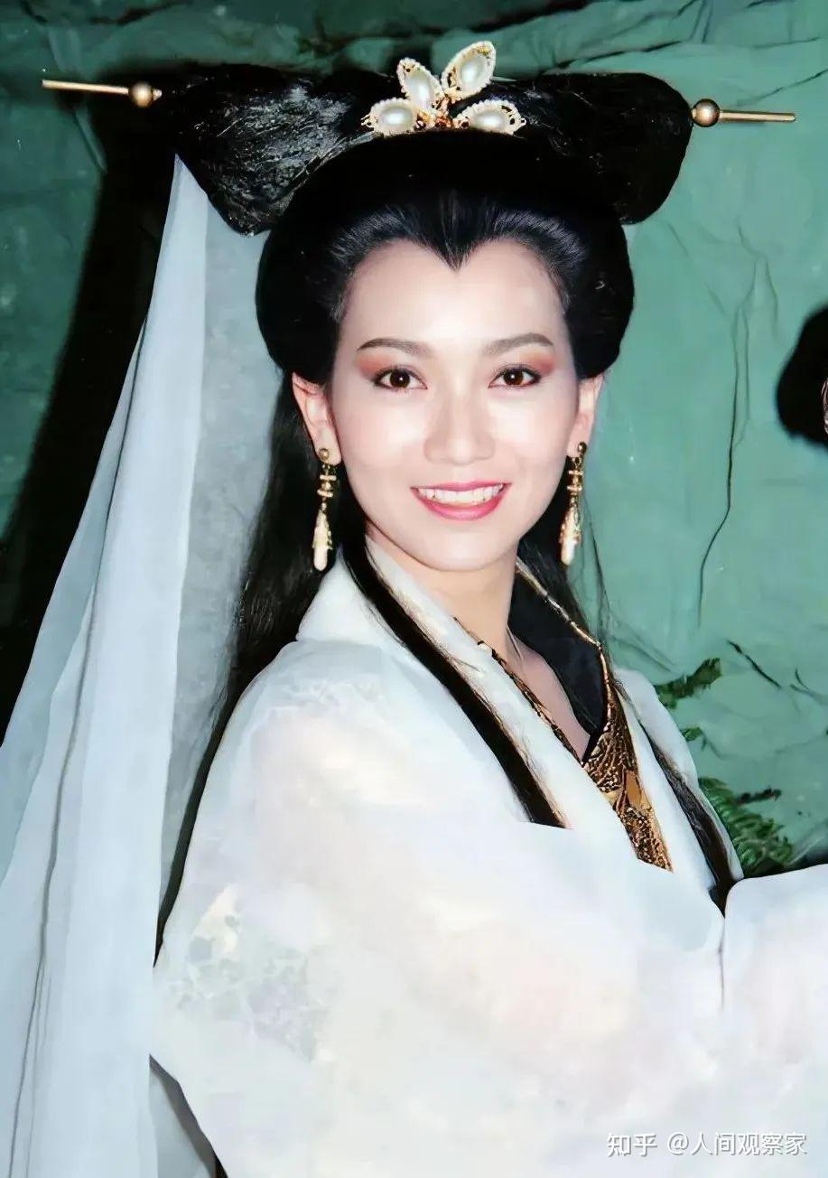 1 sao nữ nhà nhà biết mặt dính “lời nguyền” từ những drama tình ái- Ảnh 8.