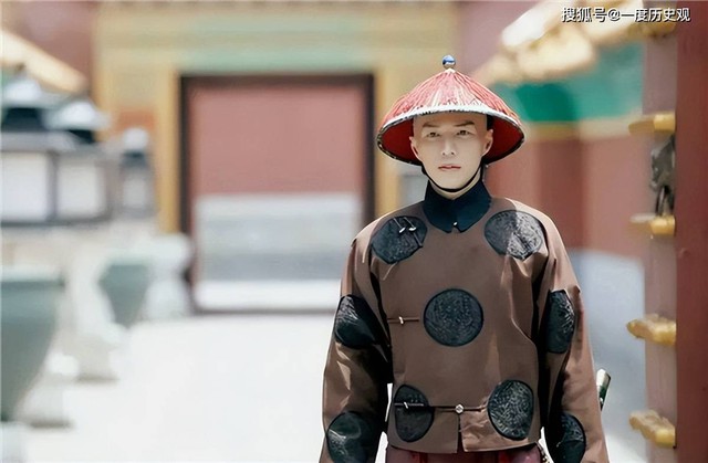 Thị vệ cứu sống Càn Long, nhà vua hỏi muốn được thưởng gì liền đáp: Hãy cưới cho thần một cung nữ mũm mĩm- Ảnh 2. Thị vệ cứu sống Càn Long, nhà vua hỏi muốn được thưởng gì liền đáp: Hãy cưới cho thần một cung nữ mũm mĩm- Ảnh 2.