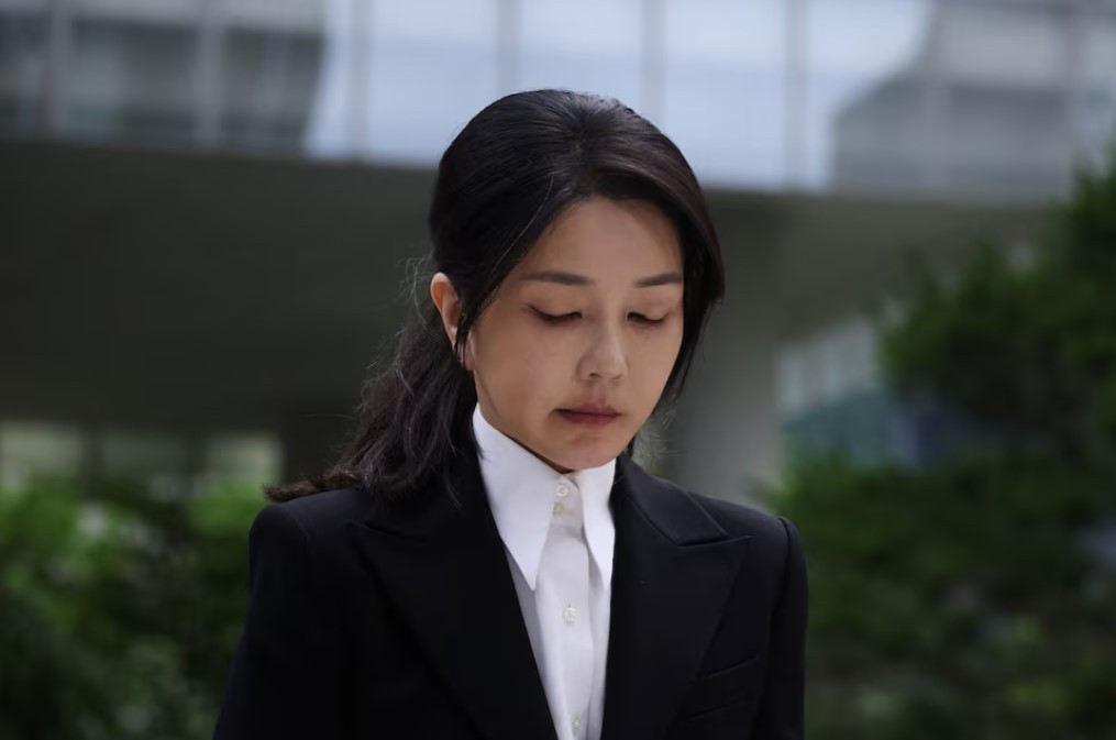 Cựu đệ nhất phu nhân Hàn Quốc xin lỗi, tự gọi là người vô danh- Ảnh 1. Cựu đệ nhất phu nhân Hàn Quốc xin lỗi, tự gọi là người vô danh- Ảnh 1.