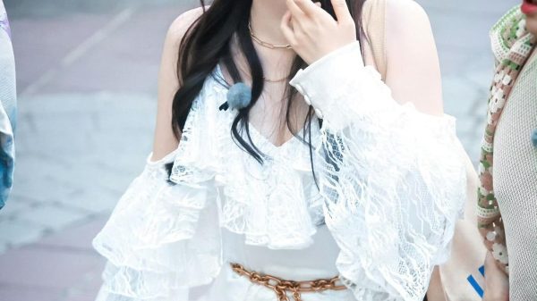 Ngu Thư Hân bị xóa sổ han1 1758438023490 17584380237592115790829