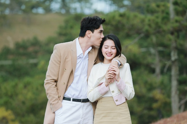 Cặp đôi Vbiz công khai nắm tay tình tứ, bị đồng nghiệp khui luôn mối quan hệ thật- Ảnh 2.