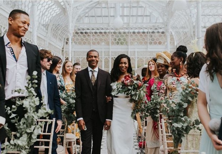 Sự thật xấu xí về nguồn gốc bó hoa cưới của cô dâu- Ảnh 1. Sự thật xấu xí về nguồn gốc bó hoa cưới của cô dâu- Ảnh 1.