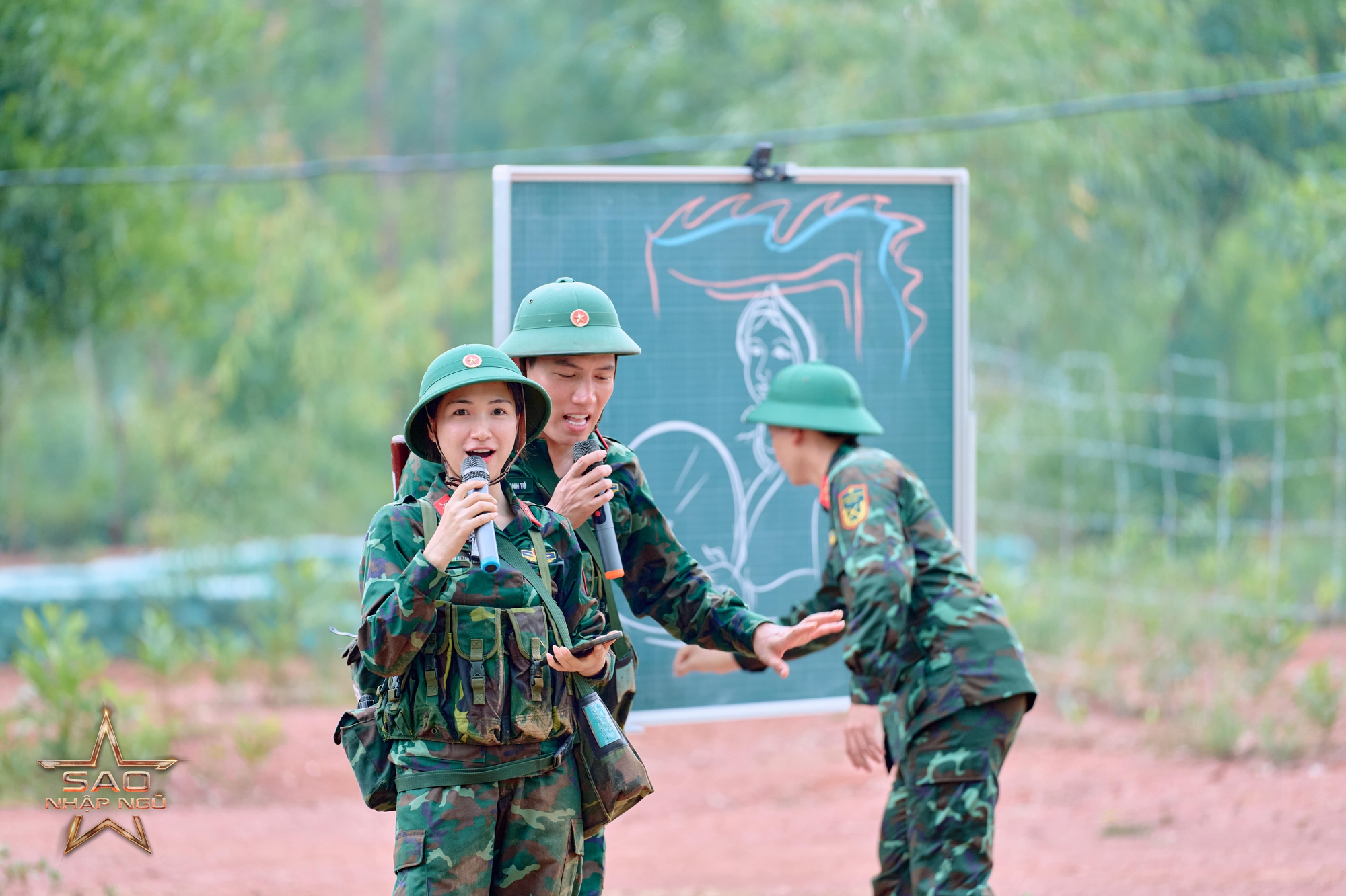 Hương Giang quá khổ!- Ảnh 4.