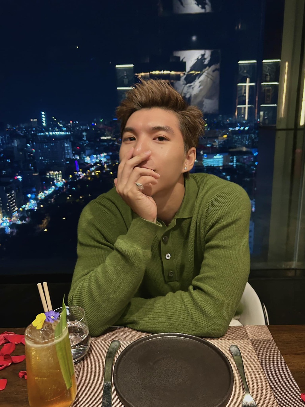 Nam rapper gen Z bí mật yêu đương nhưng bị Trường Giang Nam rapper gen Z bí mật yêu đương nhưng bị Trường Giang