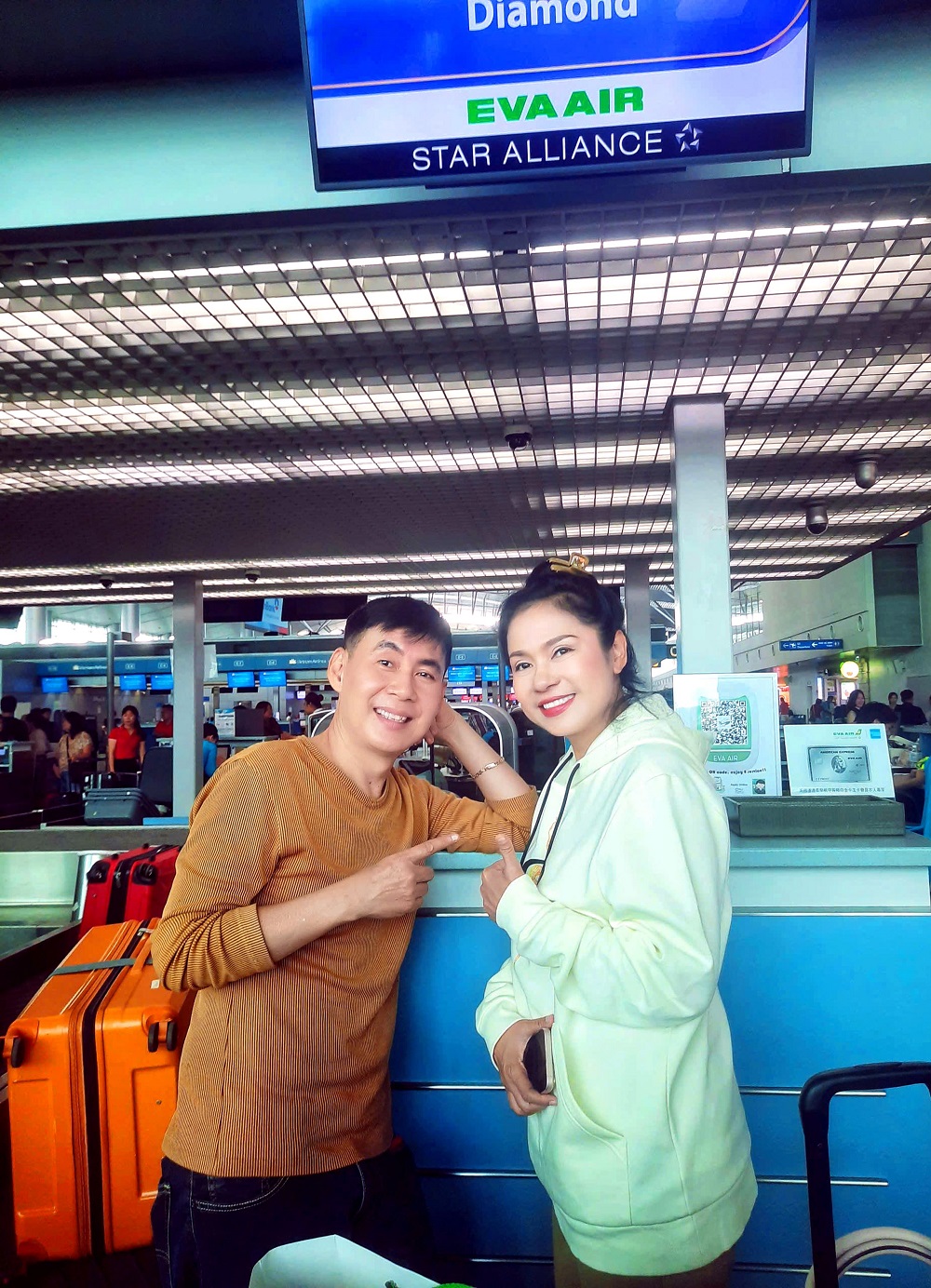 Việt Trinh đi du lịch 16 ngày cùng nam ca sĩ ở nhà hơn 2.000 cây vàng, 2 lần đổ vỡ hôn nhân- Ảnh 1.