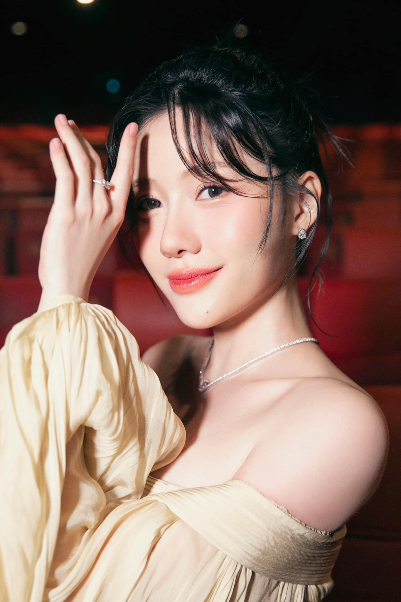 Mỹ nhân Việt đắt show nhất 2025: Nhan sắc lên hương dữ dội không hot mới lạ- Ảnh 9. Mỹ nhân Việt đắt show nhất 2025: Nhan sắc lên hương dữ dội không hot mới lạ- Ảnh 9.