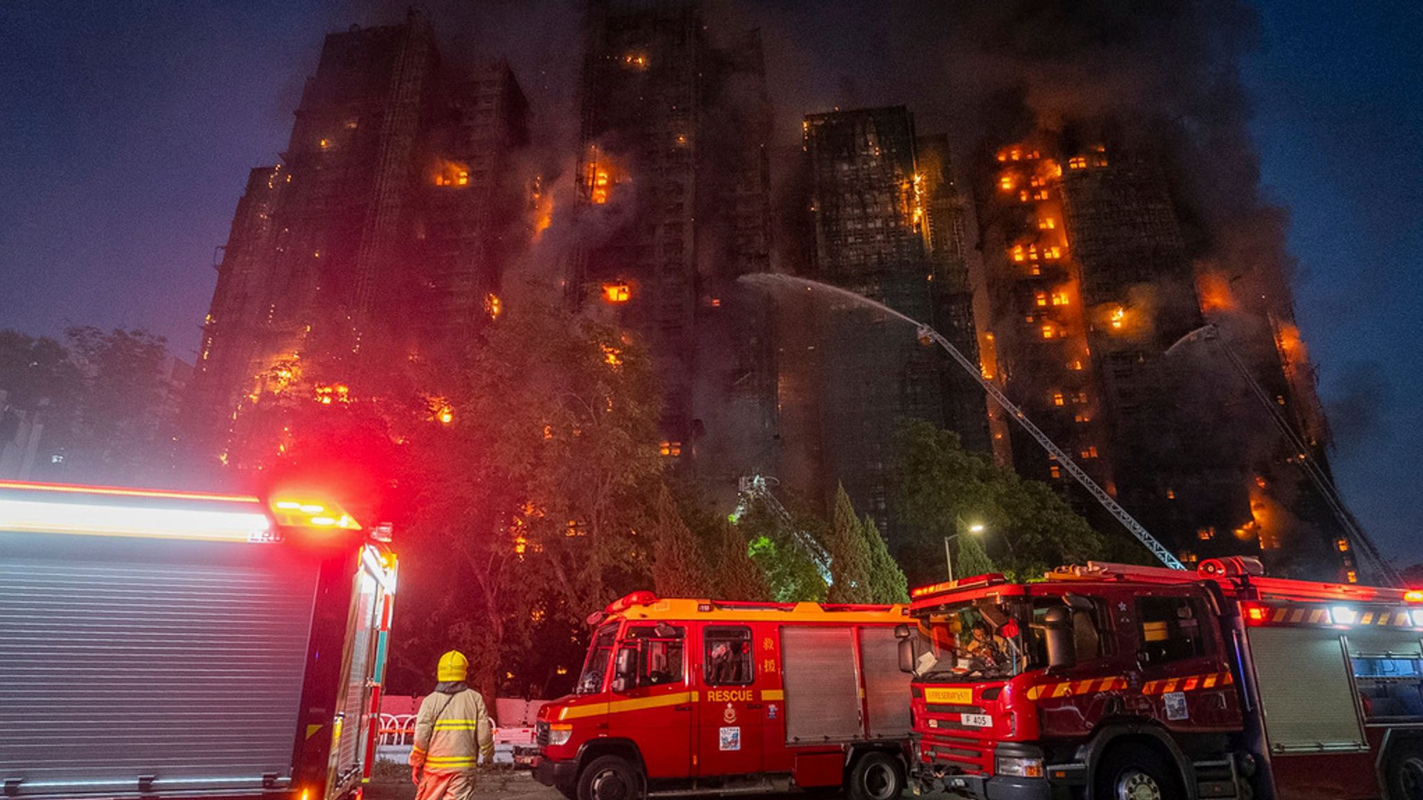 Cháy chung cư Hồng Kông: Vì sao thiệt hại nhân mạng khủng khiếp đến vậy?- Ảnh 2.