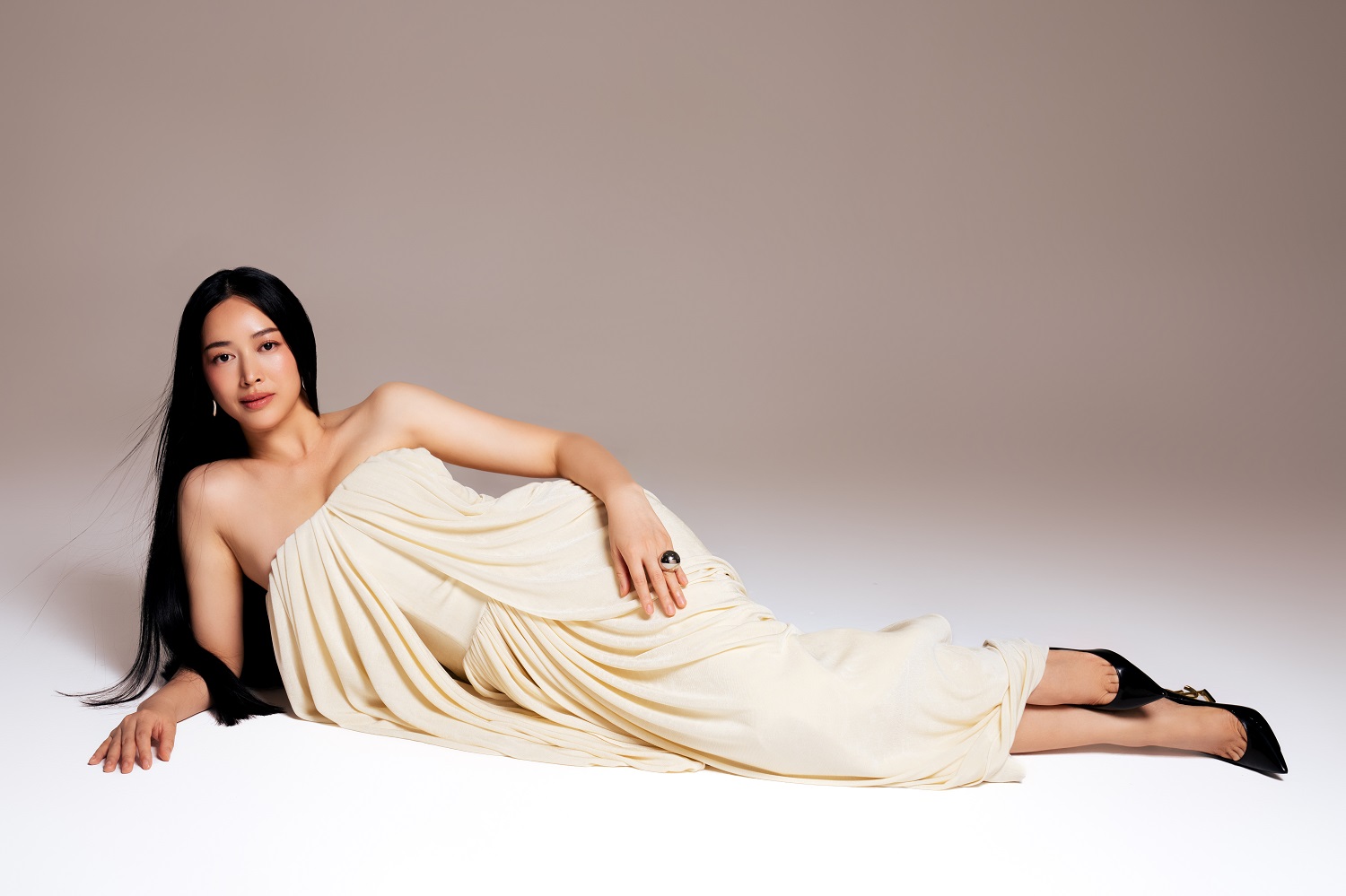 “Con dâu hụt” của Hồng Đào: Là mỹ nhân màn ảnh Việt, 31 tuổi làm chủ một công ty sản xuất phim- Ảnh 6.