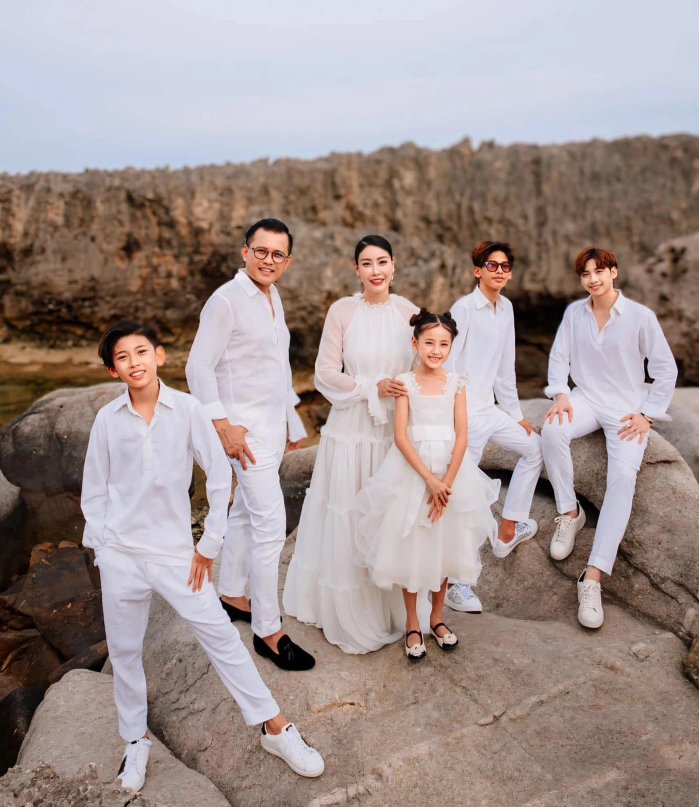 Một hoa hậu ở tuổi 49: Sống trong “siêu biệt thự” 400 tỷ đồng tại quận 2, được chồng yêu chiều hết mực- Ảnh 2. Một hoa hậu ở tuổi 49: Sống trong “siêu biệt thự” 400 tỷ đồng tại quận 2, được chồng yêu chiều hết mực- Ảnh 2.