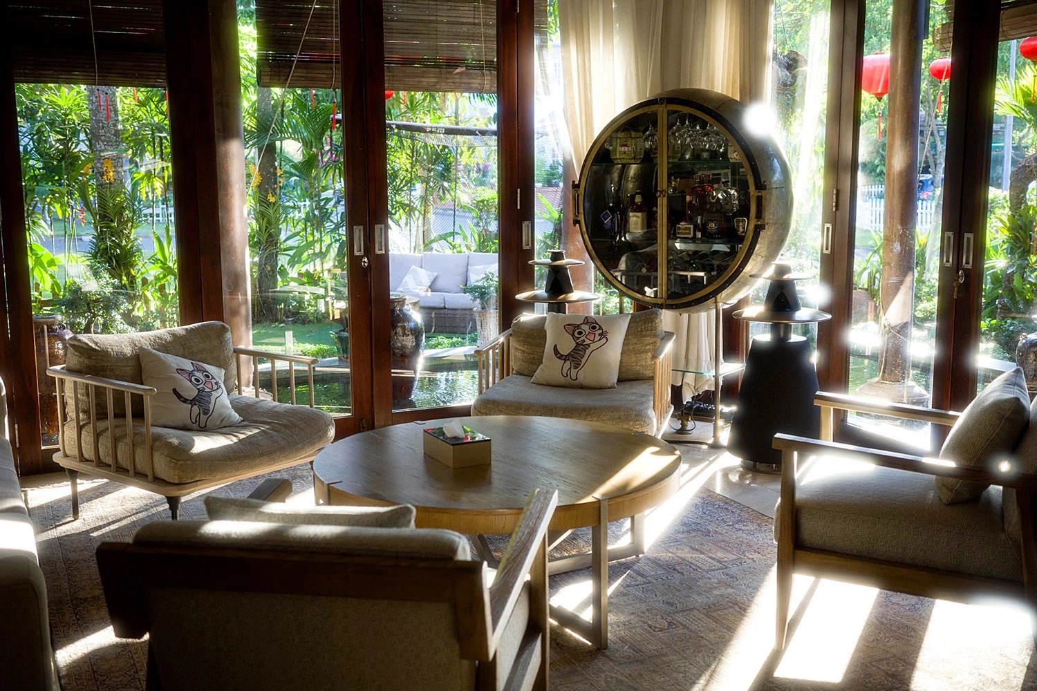 Một hoa hậu ở tuổi 49: Sống trong “siêu biệt thự” 400 tỷ đồng tại quận 2, được chồng yêu chiều hết mực- Ảnh 3. Một hoa hậu ở tuổi 49: Sống trong “siêu biệt thự” 400 tỷ đồng tại quận 2, được chồng yêu chiều hết mực- Ảnh 3.