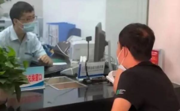 Người đàn ông gửi tiết kiệm hơn 8,8 tỷ đồng, 10 năm sau phát hiện số dư còn 0, ngân hàng khẳng định: “Không phải việc của chúng tôi”- Ảnh 1.